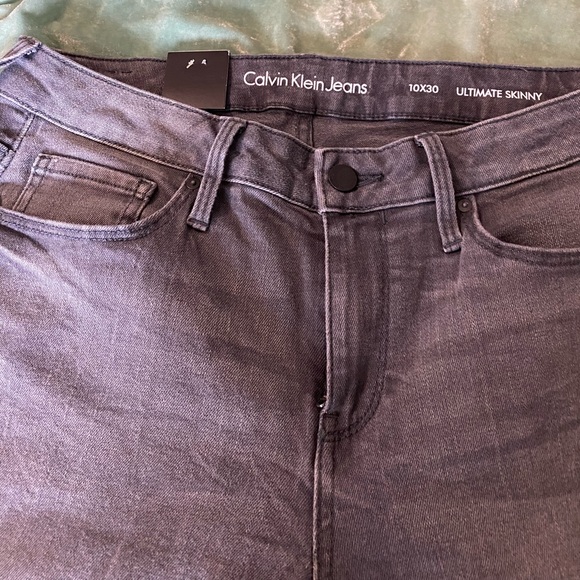 Women’s Calvin Klein jeans NWT - Picture 4 of 5
